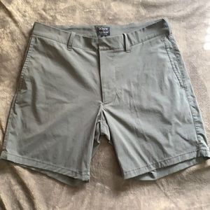 Men’s JCrew 7” Flex Reade Tech Short - Size 31